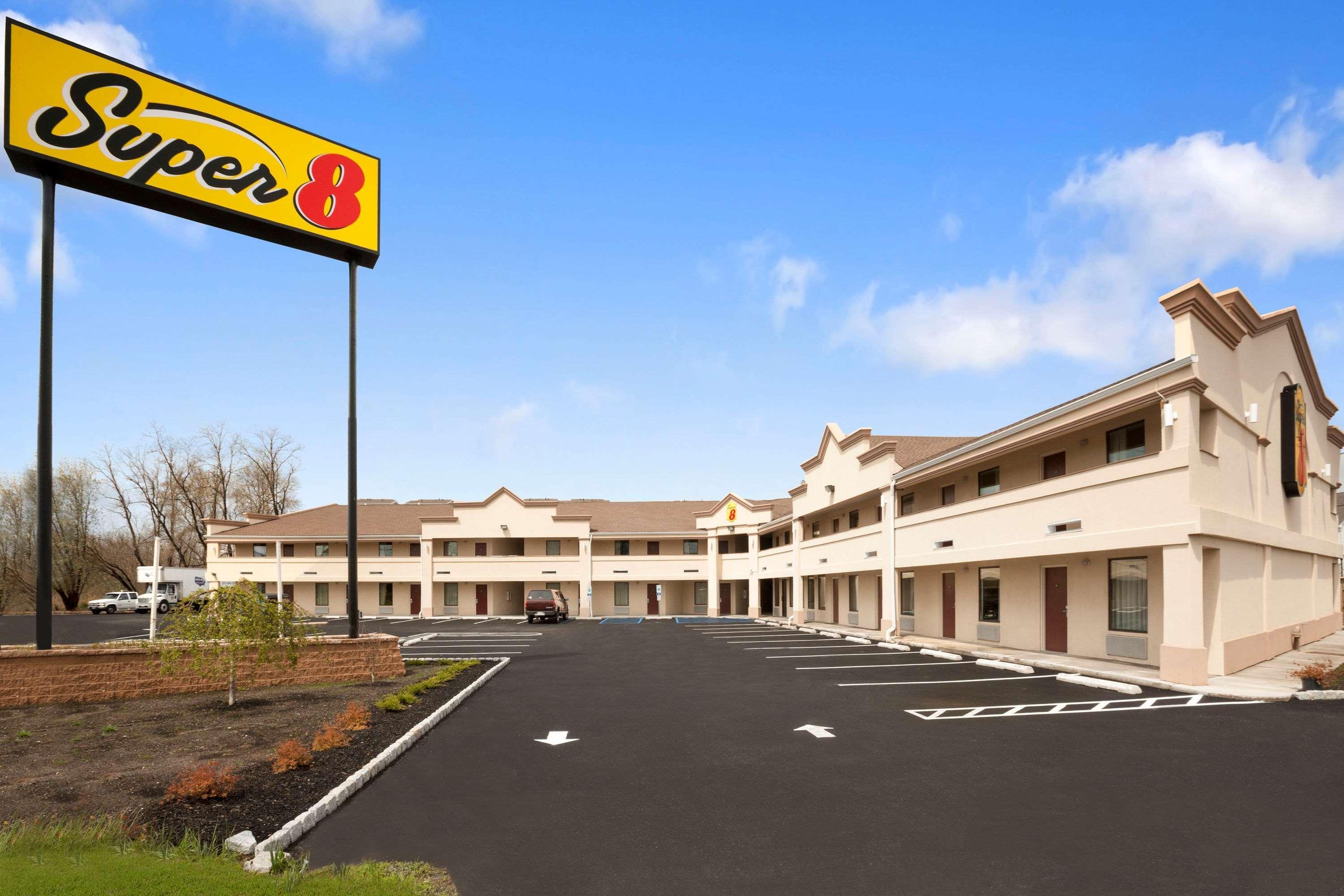 Super 8 By Wyndham Rahway/Newark Hotel Exterior photo